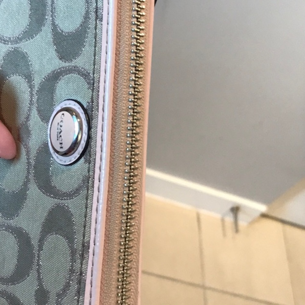 Coach Wallet - Picture 3 of 4